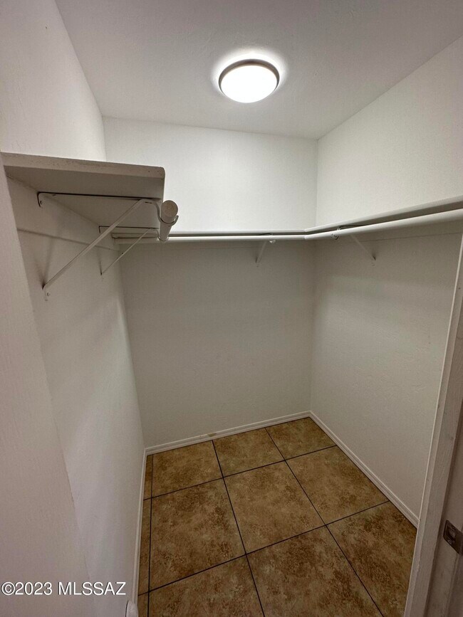 Building Photo - 2133 E Vera Cruz Vista