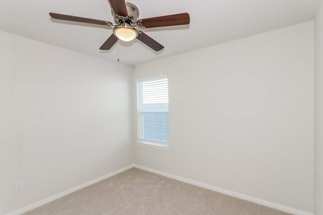 Building Photo - 8204 Sunberry Shadow Dr