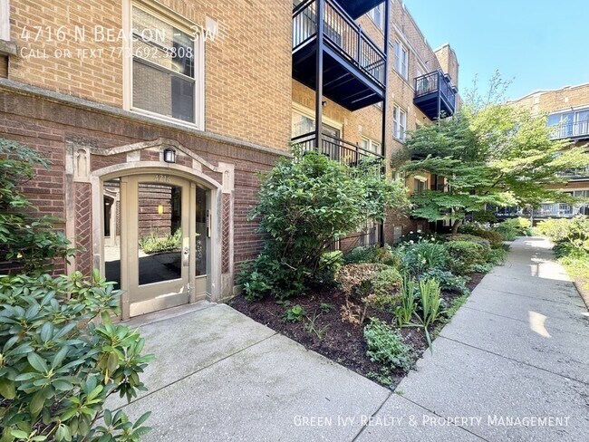Building Photo - 4716 N Beacon St