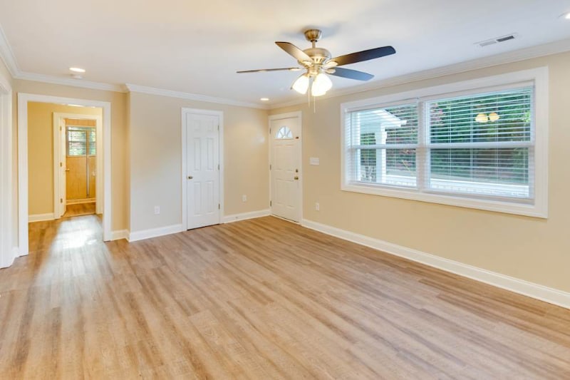 Building Photo - 1519 Lasalle St