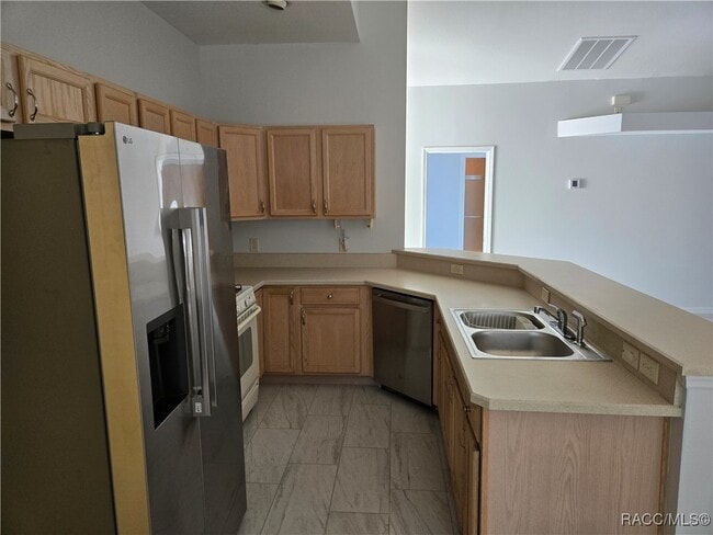 Building Photo - 2846 N Kittery Point