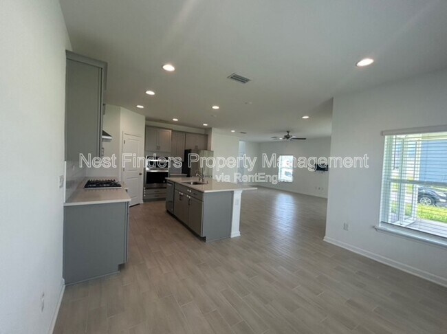 Building Photo - 42 Golden Fern Dr