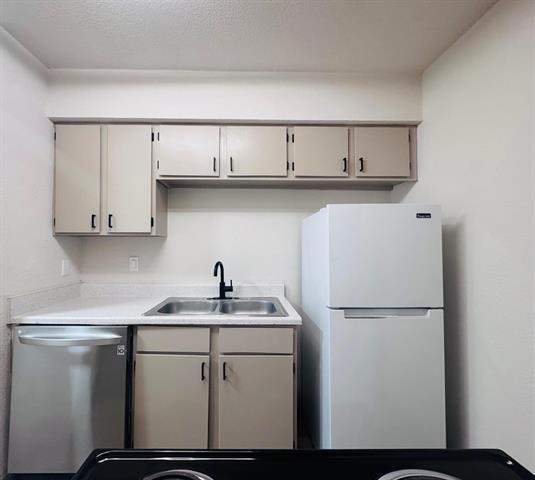 Building Photo - 8110 Skillman St