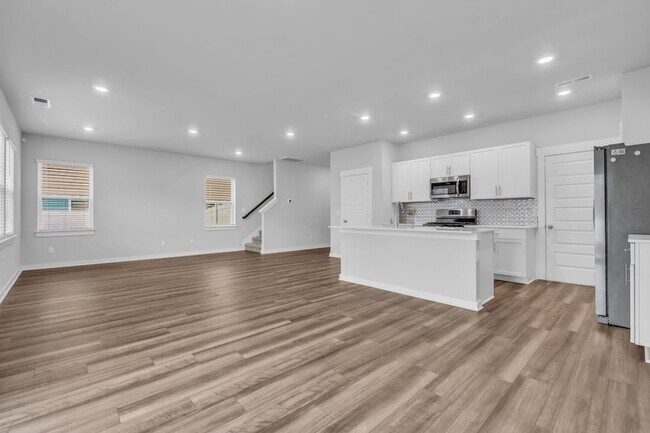 Building Photo - 1020 Baltusrol Ln