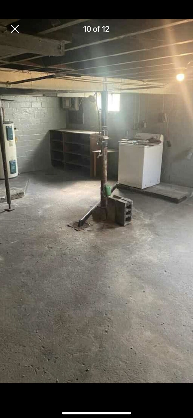 Building Photo - 268 perry Ave