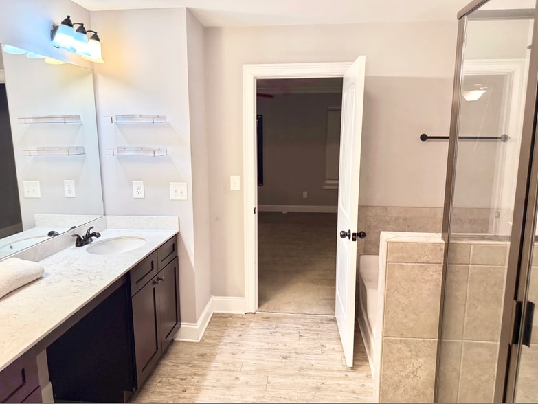 Building Photo - 819 Burch Creek Dr