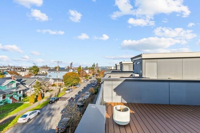 Building Photo - Stunning AIR CONDITIONED Alki Townhome w/ Rooftop Ocean View