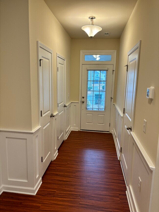 Building Photo - 1005 Epiphany Rd