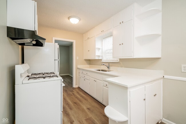 Building Photo - 3428 N Riley Ave