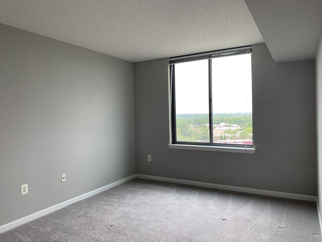 Building Photo - Luxury 2BD/2BA in The Gallery - Across from PIKE & ROSE + White Flint Metro