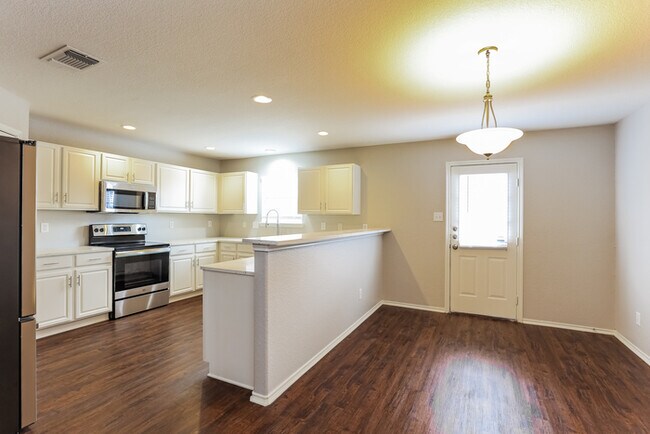 Building Photo - 5005 Whisper Cove