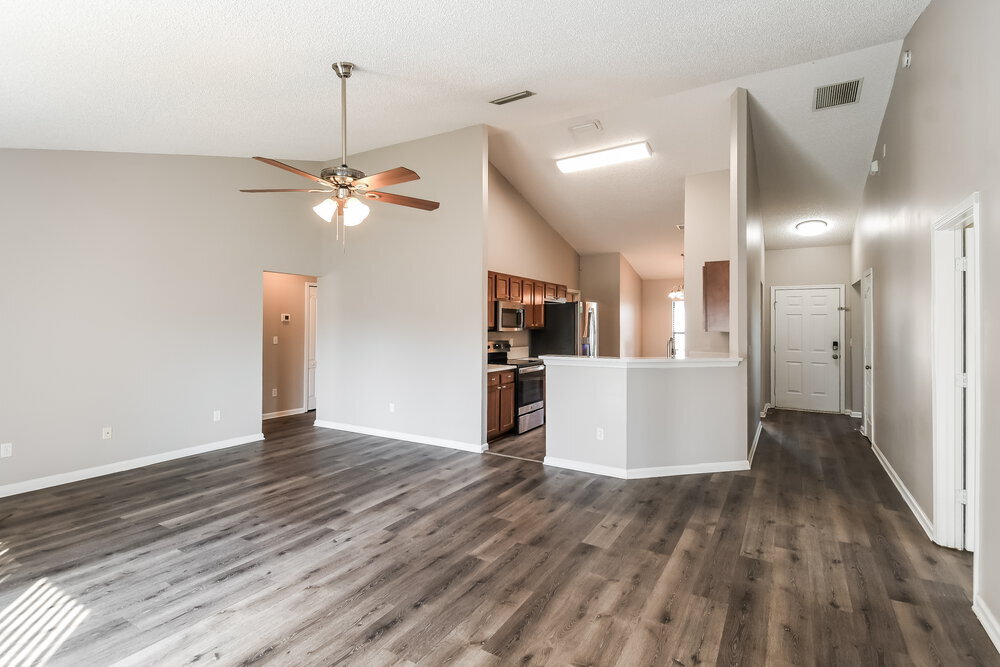 Building Photo - 596 Artesian Ln