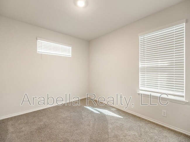 Building Photo - 6510 Vivaldi Isle