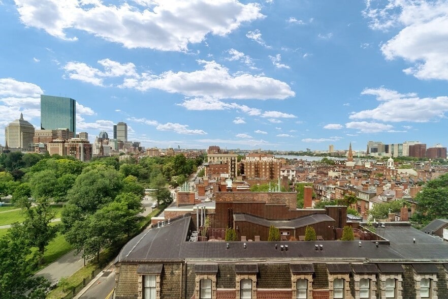 Building Photo - 48 Beacon St