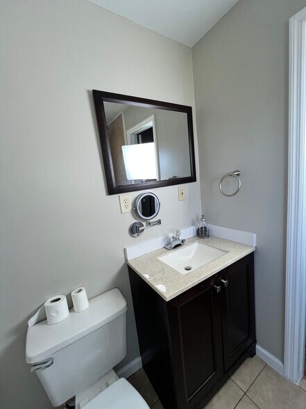 Building Photo - 333 Chapman Rd