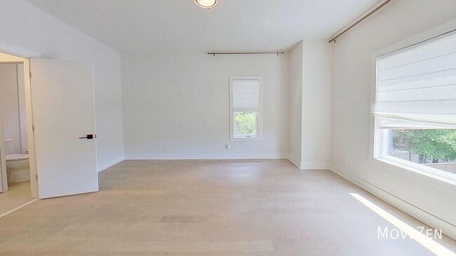 Building Photo - 5018 Double Lakes Dr