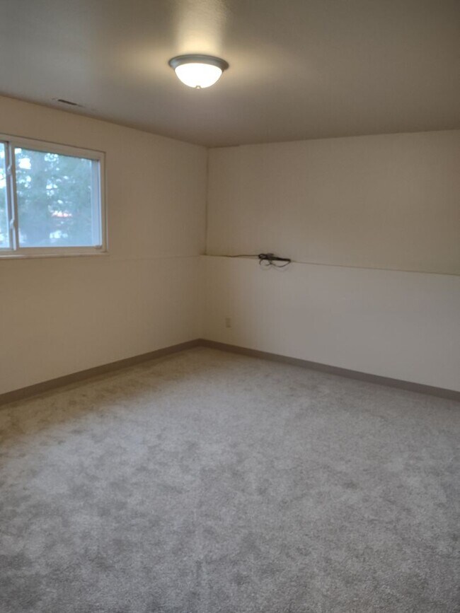Building Photo - 3639 Garland Ct
