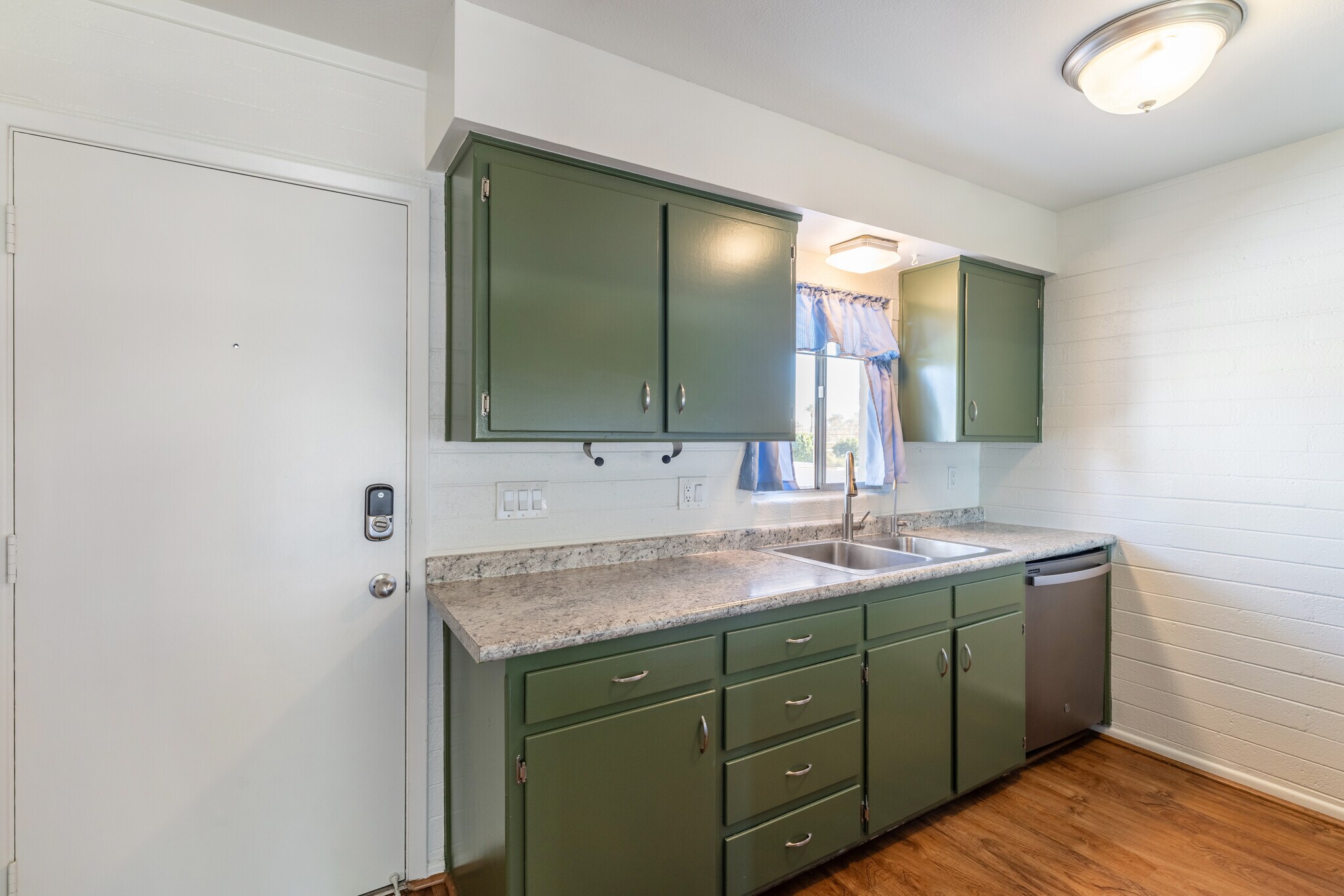 Building Photo - 3737 E Turney Ave