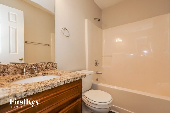 Building Photo - 2700 Teak Ct