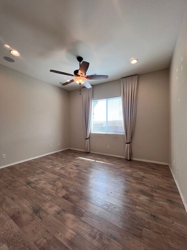 Building Photo - 2 Bedroom, 2 Bath with a Den/Office backs up to view of Hills.
