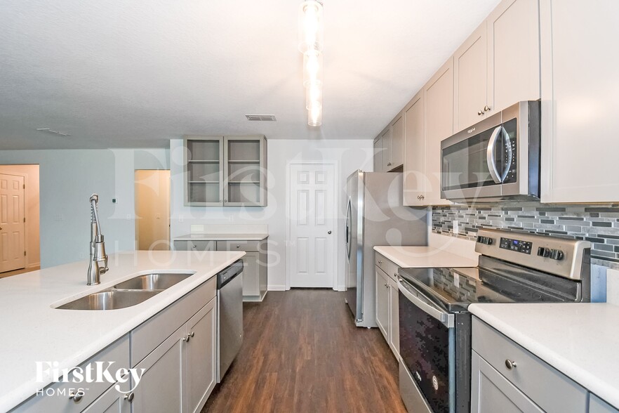 Building Photo - 2016 Edmund Randolph Ct