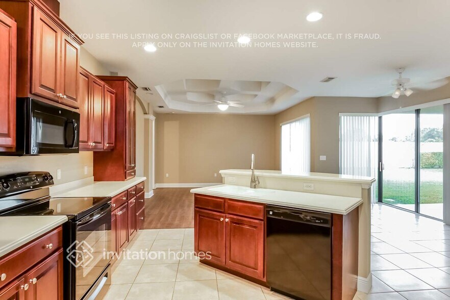 Building Photo - 4684 Tuscana Dr