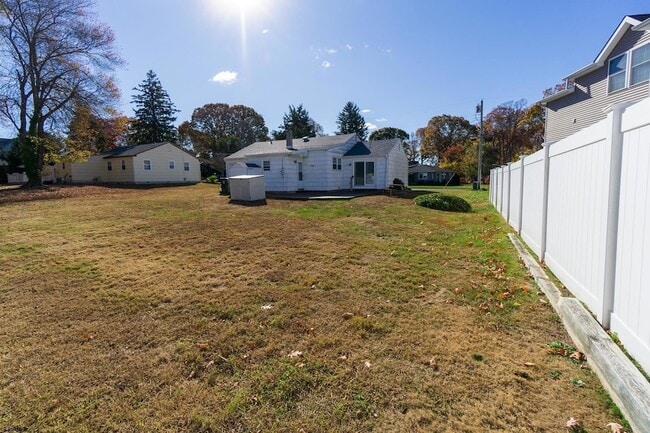 Building Photo - 318 Jefferson Ave