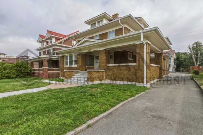 Building Photo - 3422 E Douglas Ave