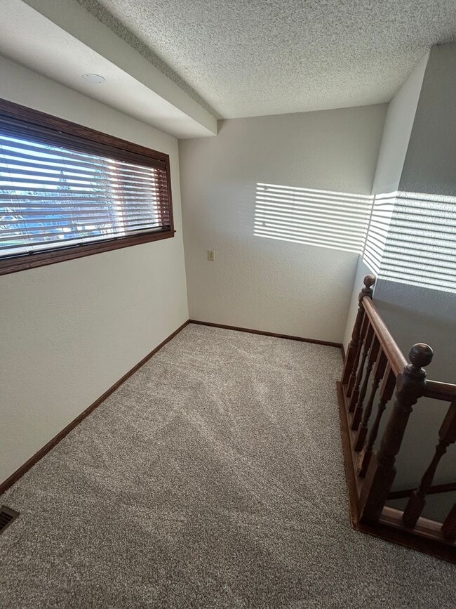 Building Photo - 4 Bedroom, 2 Bathroom House in Lynden with Fenced Yard