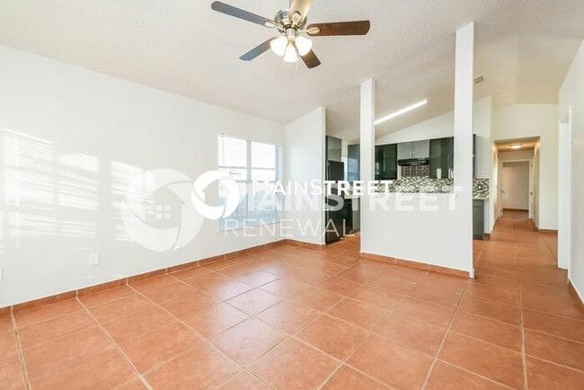 Building Photo - 3 Bedroom Pet-Friendly Home in Orlando, FL with Main Street Renewal