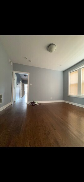 Dining Room - 162 N La Crosse Ave