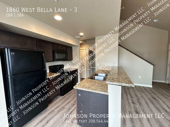 Building Photo - 1860 W Bella Ln