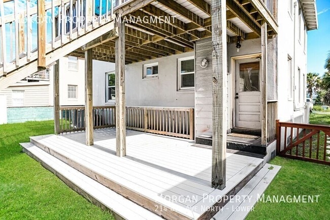Building Photo - 214 8th Ave N