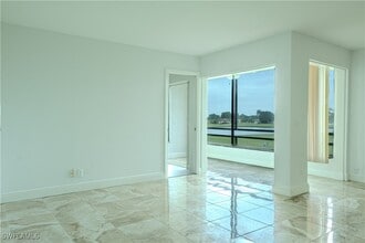 Building Photo - 3655 Boca Ciega Dr