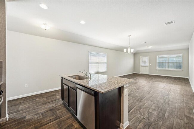 Building Photo - 705 Callahan Ln