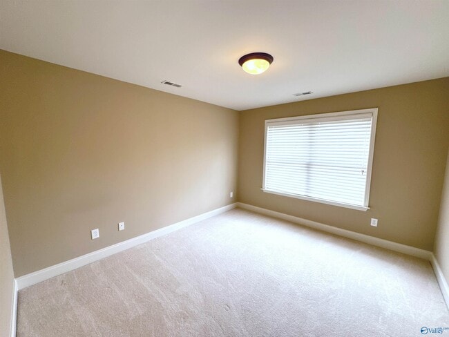 Building Photo - 126 Windridge Way SW