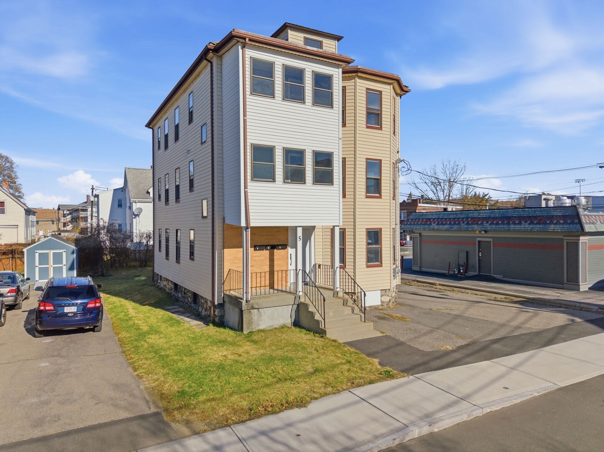 Building Photo - 5 Atwood Ave