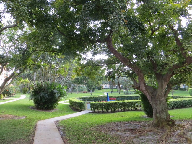 Building Photo - 123 Yacht Club Way