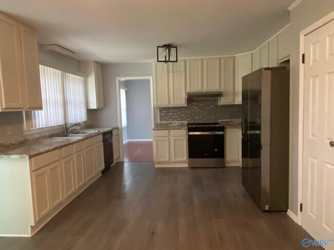 Building Photo - 1010 Council St