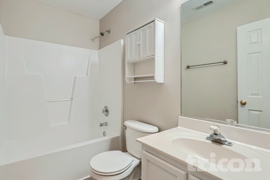 Building Photo - 3915 Cornus Ln