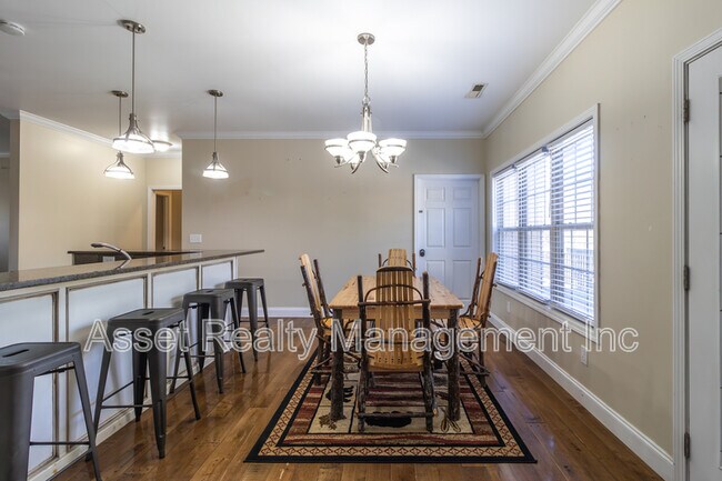 Building Photo - 306 White Cap Ln