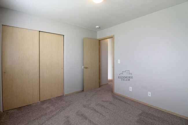 Building Photo - 3 Bedroom, 2 Bath Home in Kennewick