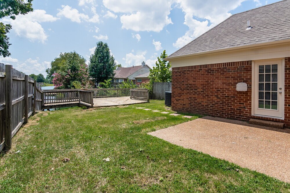 Building Photo - 8925 Lake Springs Cove
