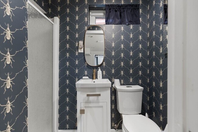 Building Photo - 7 Murdock St