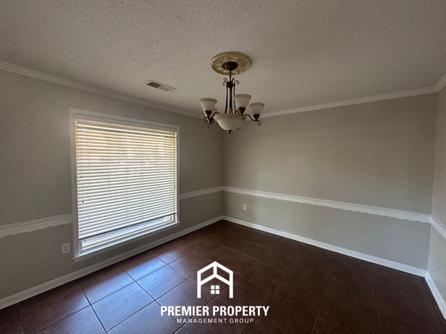 Building Photo - 2714 Gerald Ford Dr W