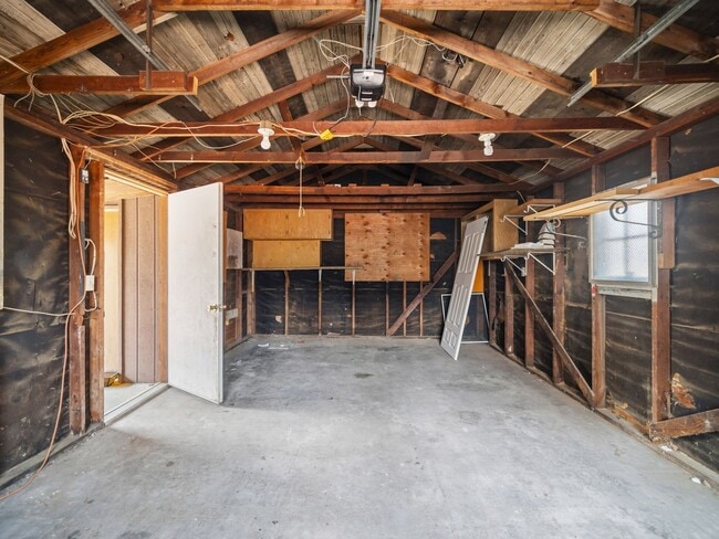 Building Photo - 5703 N Regal St