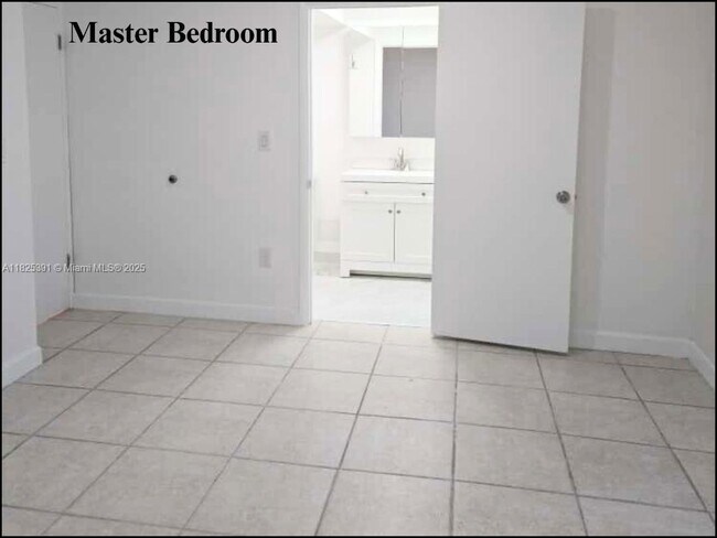 Building Photo - 10651 SW 108th Ave