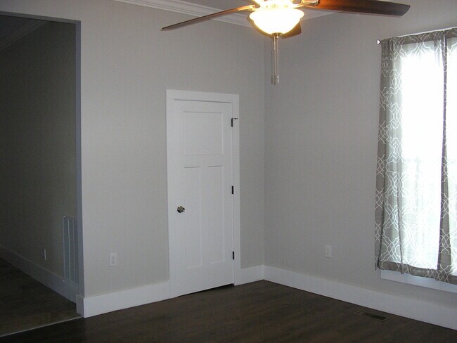 Building Photo - 635 Park Street
