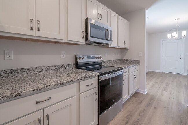 Building Photo - 223 Hoskins Ave Dr