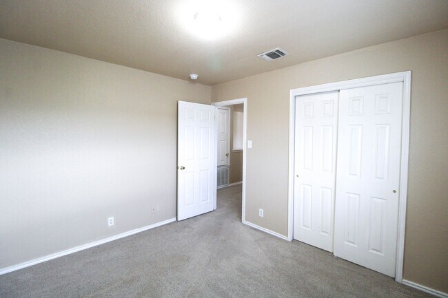 Building Photo - 126 Hallie Pass